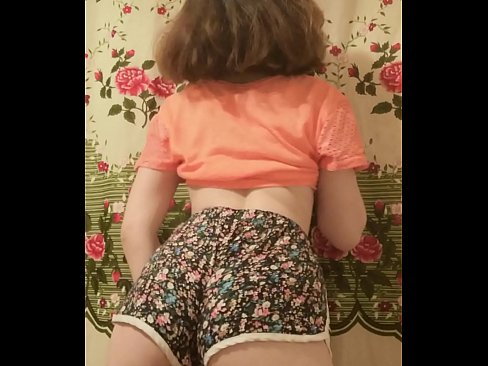 ❤️ Szexi fiatal csaj vetkőzteti le a rövidnadrágját a kamera előtt. ☑ Csak pornó at hu.wassell.ru ️